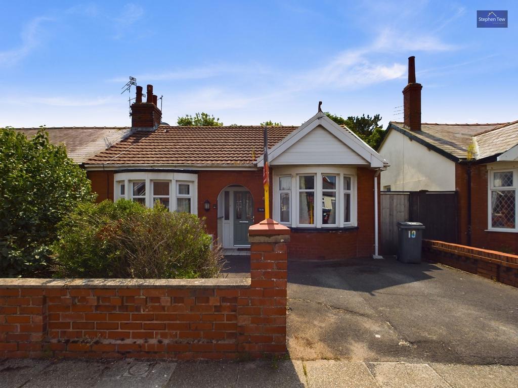 Selby Avenue, Blackpool, FY4 2 bed semidetached bungalow for sale £
