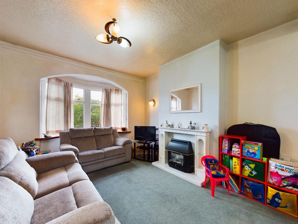 Lounge/Dining Room