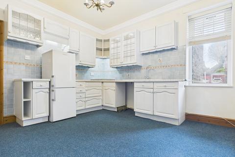 2 bedroom flat to rent, Spring Grove, Harrogate, HG1