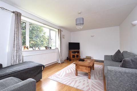 24 Sutton Close, Beckenham, BR3 5UG