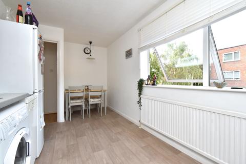 24 Sutton Close, Beckenham, BR3 5UG