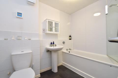24 Sutton Close, Beckenham, BR3 5UG