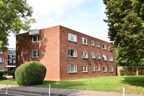 24 Sutton Close, Beckenham, BR3 5UG