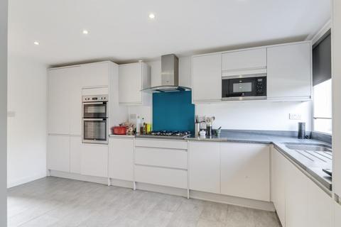 25d Cintra Park, Upper Norwood, London, SE19 2LH
