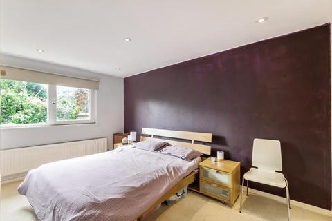 25d Cintra Park, Upper Norwood, London, SE19 2LH