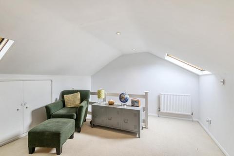 25d Cintra Park, Upper Norwood, London, SE19 2LH
