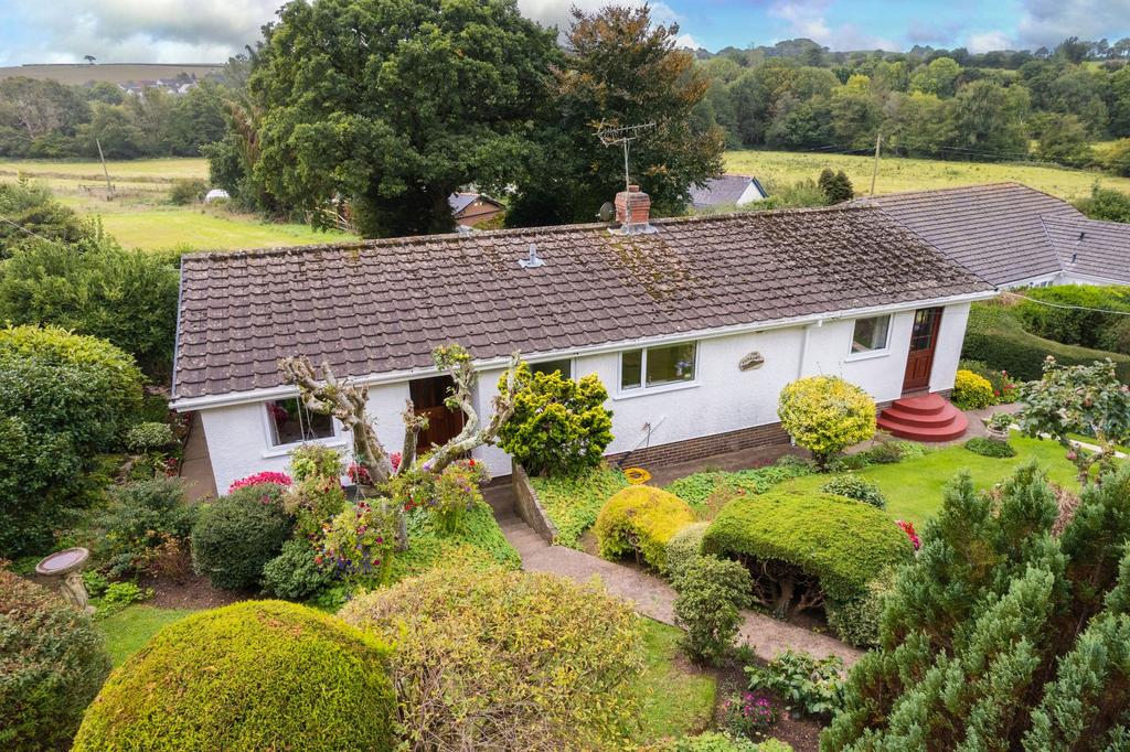 Lapford, Crediton, EX17 3 bed detached bungalow for sale £375,000