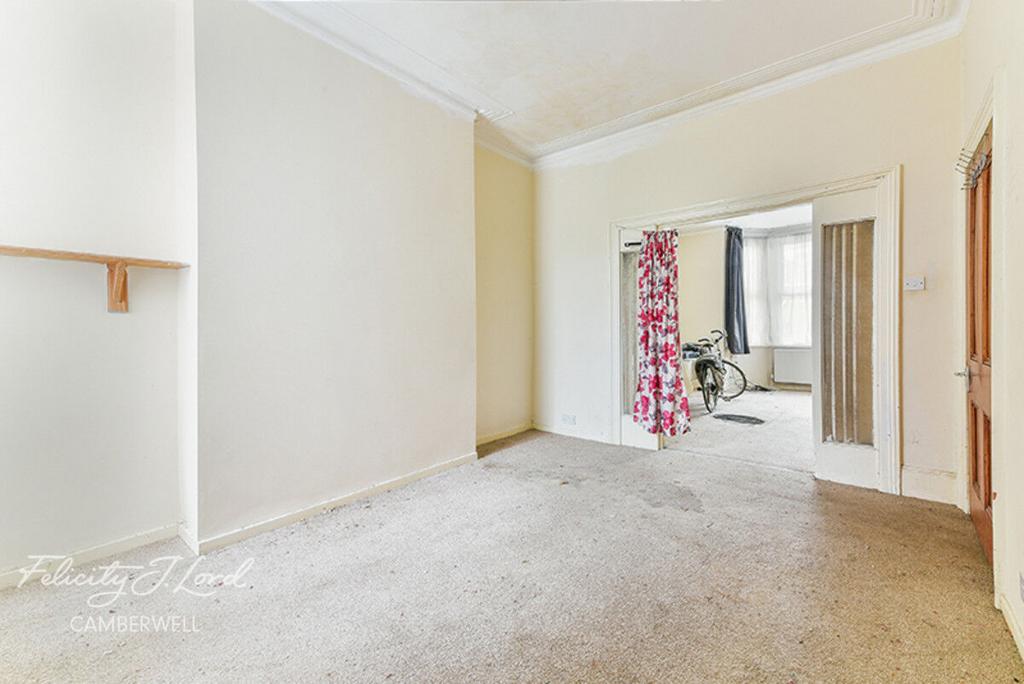 Shenley Road, London, SE5 4 bed terraced house £800,000