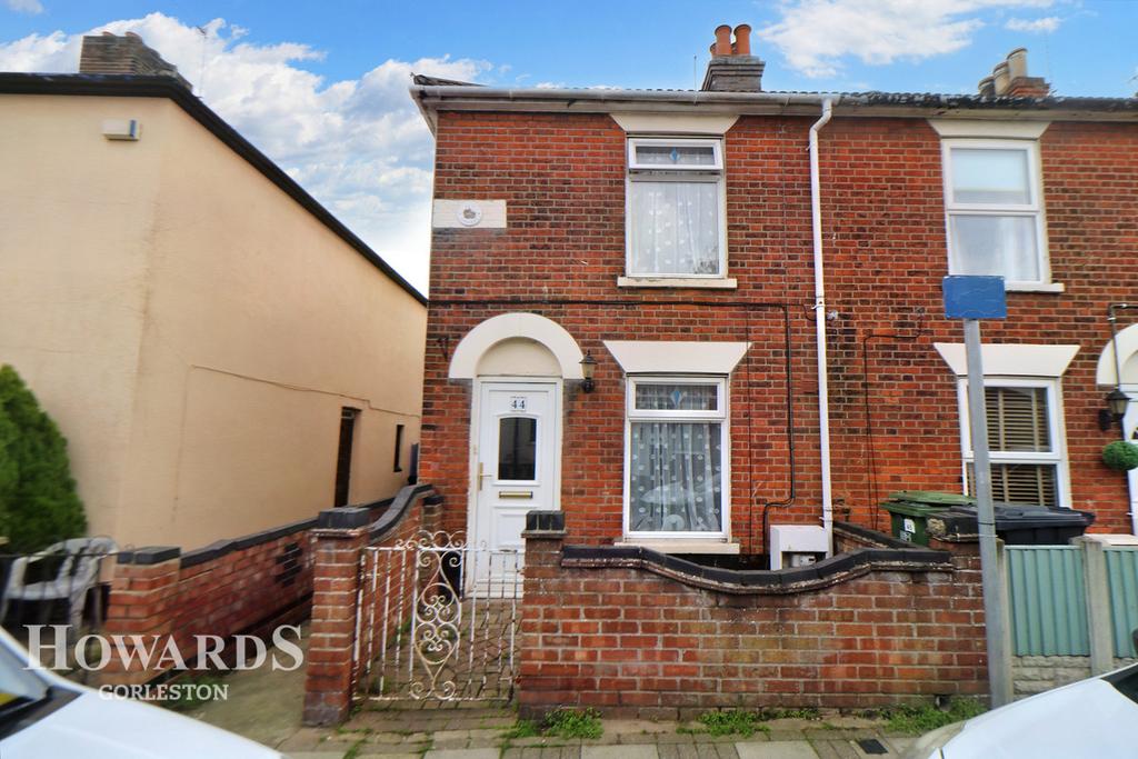 Bells Road, Gorleston 3 bed terraced house £145,000