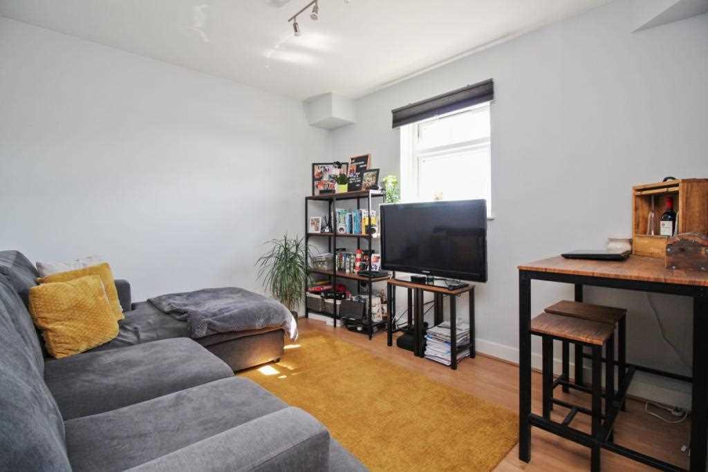 Templars Court, Canterbury 1 bed apartment £825 pcm (£190 pw)