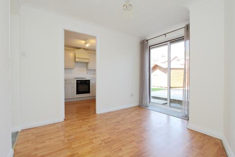 3 bedroom flat to rent - Crossways, Andover, SP10