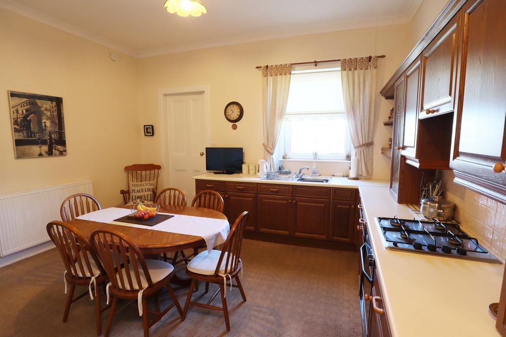 Dining kitchen (2)