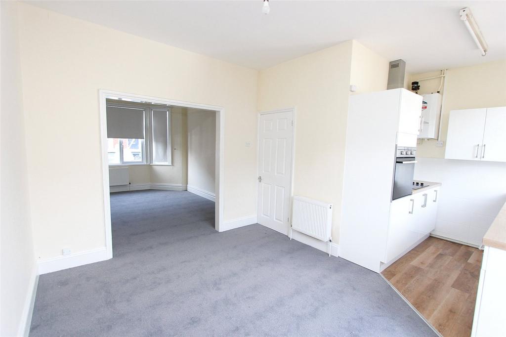 Lansdowne Avenue, LeighonSea... 3 bed semidetached house £1,500