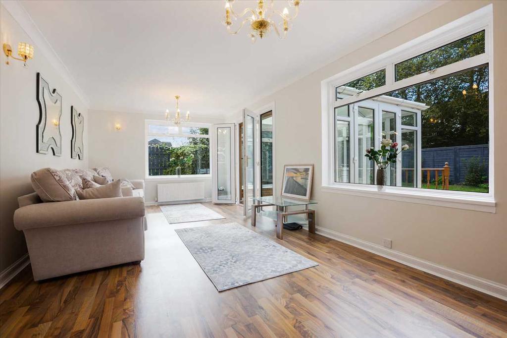 Family Room (2)