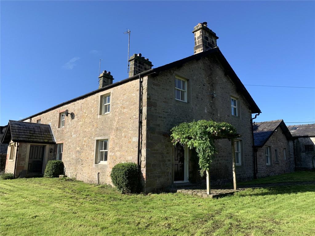 Dunsop Bridge, Clitheroe, Lancashire 4 bed detached house £1,450 pcm