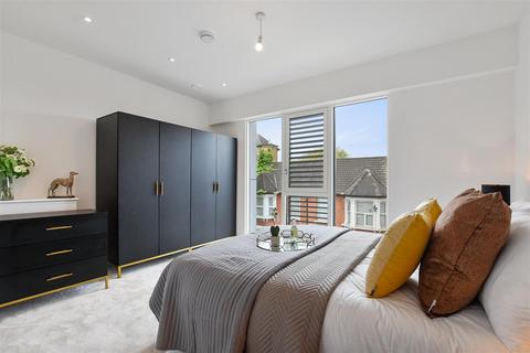 3 bedroom townhouse for sale, Brentwater Terrace, Uxbridge Road, Hanwell, London, W7
