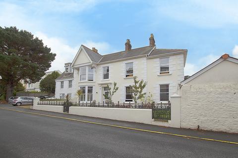 Les Gravees, St Peter Port, Guernsey, GY1