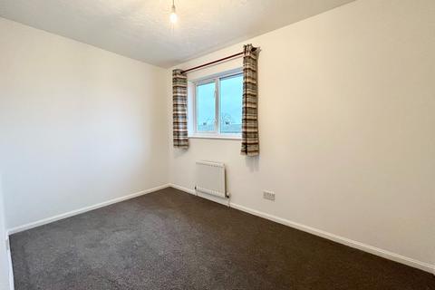 2 bedroom terraced house to rent, Selborne Gardens, Farnham