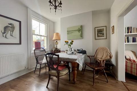 64 Barton Road, Exeter, EX2 9BT