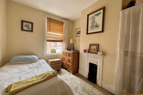 64 Barton Road, Exeter, EX2 9BT