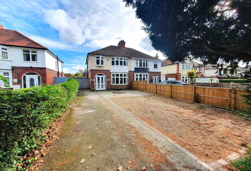 Saffron Road, Wigston 3 bed semidetached house for sale £325,000