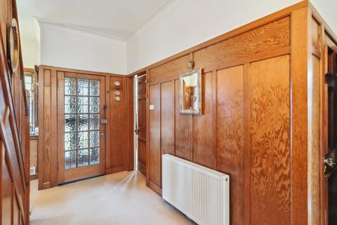 17 Atholl Drive, Giffnock, Glasgow, G46 6QL