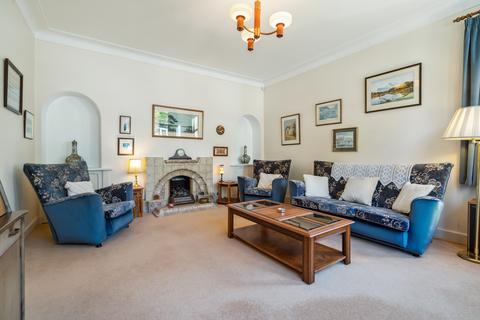 17 Atholl Drive, Giffnock, Glasgow, G46 6QL