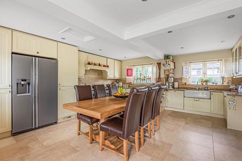 46 Albert Road, Bagshot, GU19 5QJ