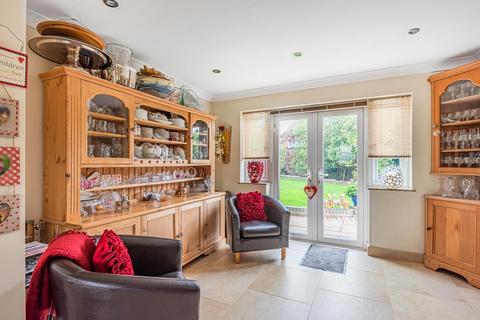 46 Albert Road, Bagshot, GU19 5QJ