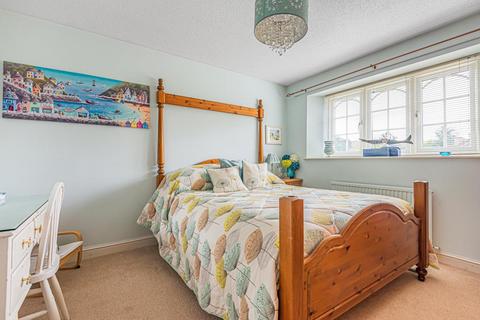 46 Albert Road, Bagshot, GU19 5QJ