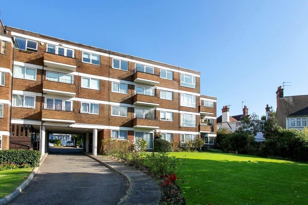 Temple Fortune Lane, London, NW11 1 bed apartment £1,712 pcm (£395 pw)
