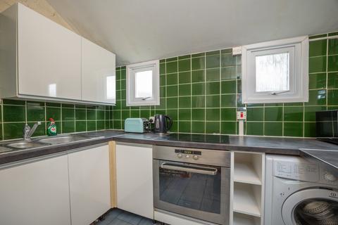 3 bedroom semi-detached house for sale - Newcastle Road, Reading, RG2 7TR