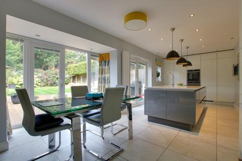 11 Crofton Close, Southampton, SO17 1XB