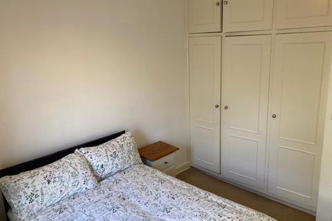 2 bedroom flat to rent - Gratton Road, London W14