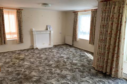 2 bedroom ground floor flat for sale - Pevensey Garden, Worthing, West Sussex