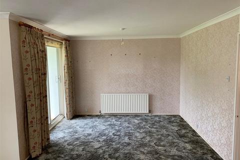 2 bedroom ground floor flat for sale - Pevensey Garden, Worthing, West Sussex
