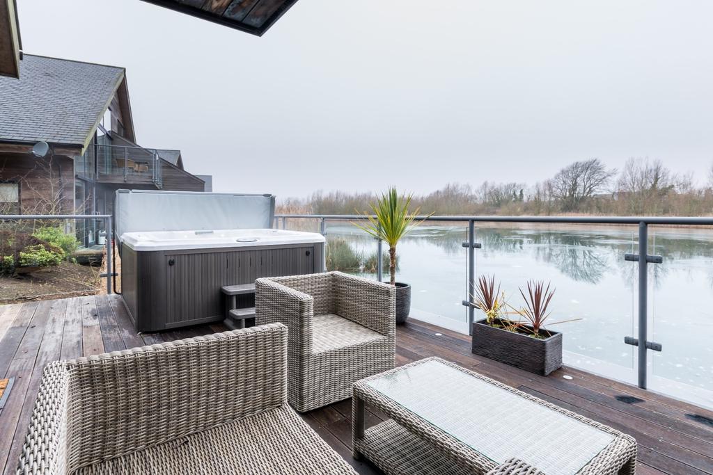 Waters Edge,South Cerney,Nr... 3 bed semidetached house £665,000