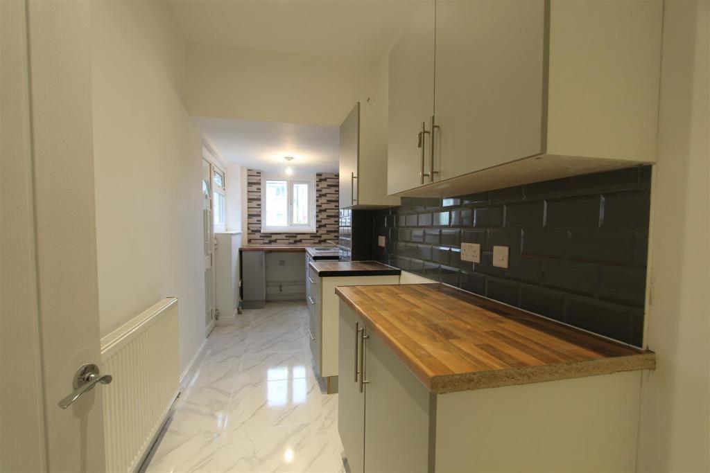 Florence Street, Burnley, Lancashire... 2 bed terraced house £55,000