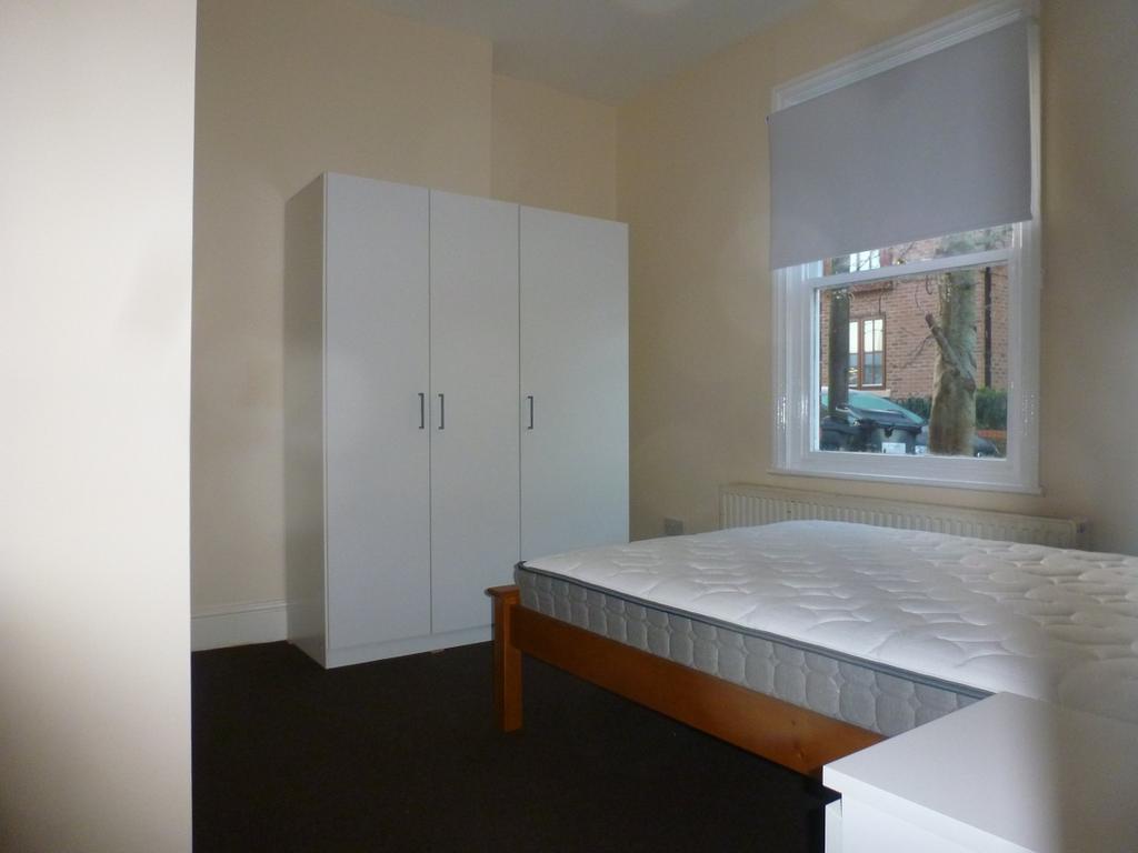 Albert Road Tonbridge TN9 1 bed in a house share £550 pcm (£127 pw)