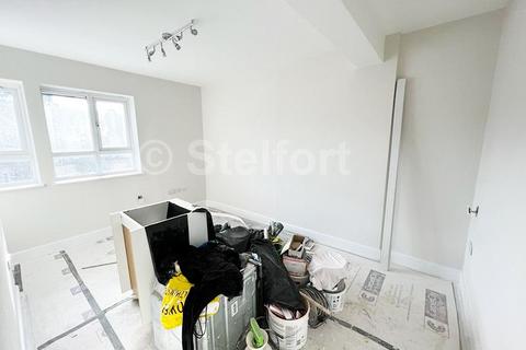 2 bedroom apartment to rent, Mottingham Road, London SE9
