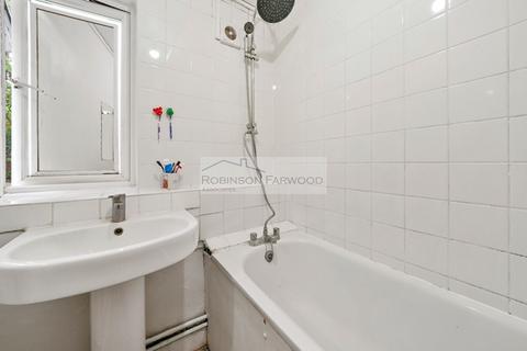 undefined, Queens Walk, Ealing
