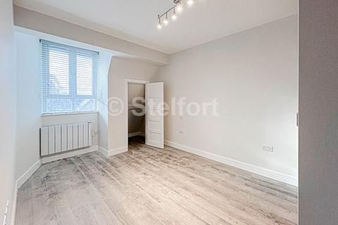2 bedroom flat to rent, Mottingham Road, London SE9