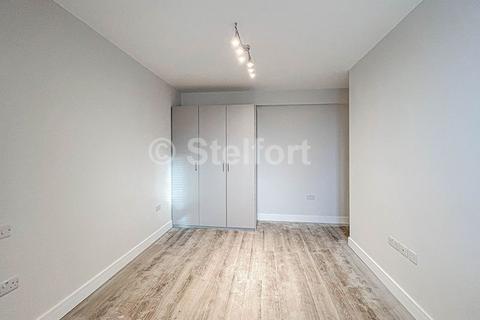 2 bedroom flat to rent, Mottingham Road, London SE9