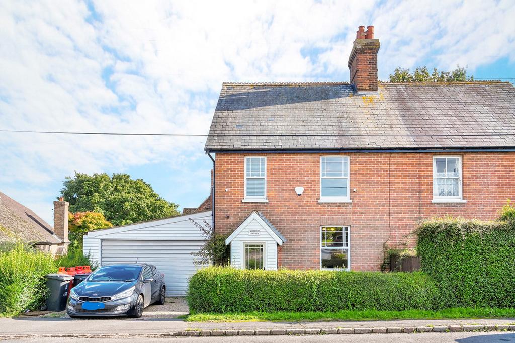 Denbigh Road, Hooe, TN33 3 bed cottage for sale £475,000