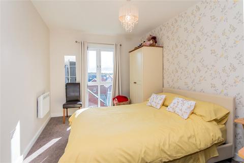 2 bedroom penthouse for sale - Columbia Crescent, Akron Gate/Oxley, Wolverhampton, West Midlands, WV10
