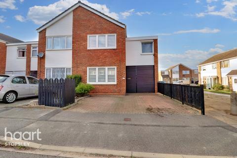 27 Bracklesham Gardens, Luton, LU2 8QJ