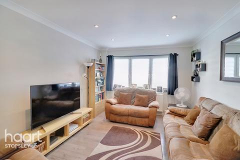 27 Bracklesham Gardens, Luton, LU2 8QJ