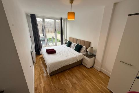 3 bedroom flat to rent, Ballards Lane, Finchley