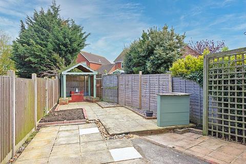 2 bedroom end of terrace house for sale, Ferry Road, Iwade, Sittingbourne, Kent, ME9