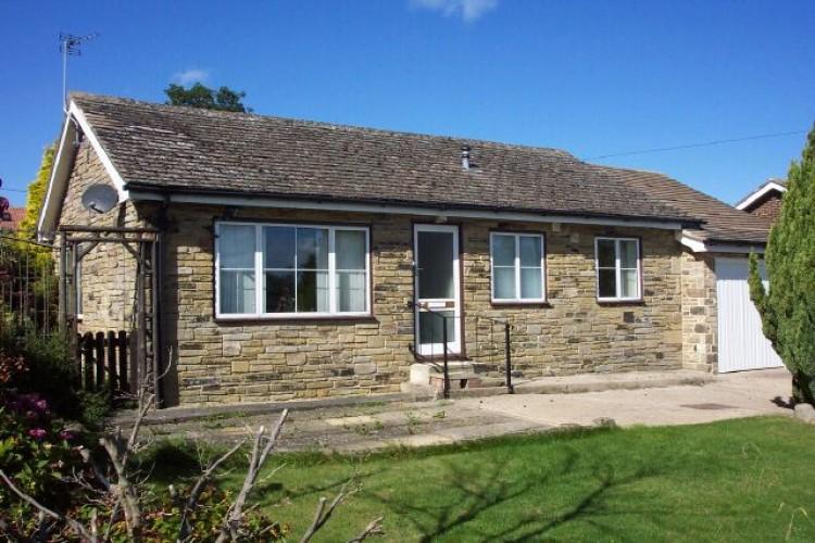 Dale Holme, Thornton Watlass 2 bed detached bungalow £775 pcm (£179 pw)